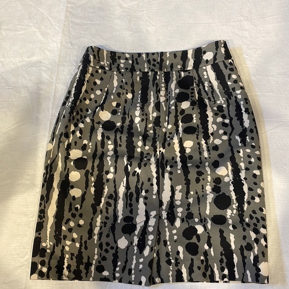 Trina Turks Los Angeles Pencil straight Skirt . Gray splatter print size Small - Picture 2 of 12